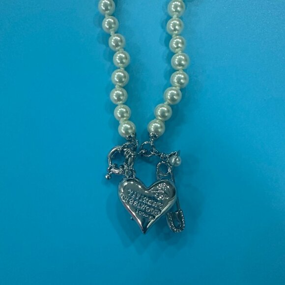 New Vivienne Westwood White Pearl Necklace - Picture 9 of 9